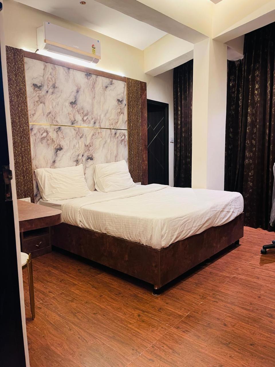 The Taaj Comforts Bangalore Esterno foto